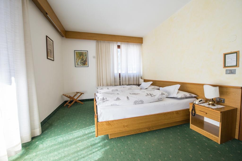 Garni Bucaneve Madonna Chambre photo