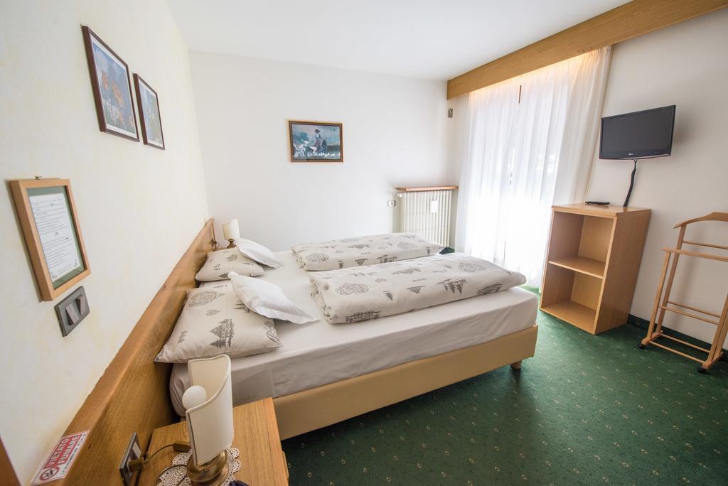 Garni Bucaneve Madonna Chambre photo
