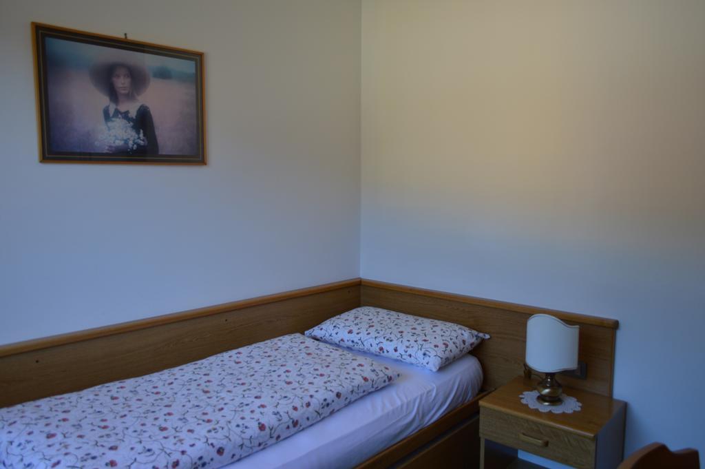Garni Bucaneve Madonna Chambre photo